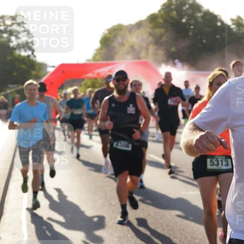 07.09.2025 - BARMER Alsterlauf Yannick Fuchs http://msf.ph/oto/8730719 07.09.2025 08:59:35 Laufen 4306, 5313, 36, 4981 meine-sportfotos.de