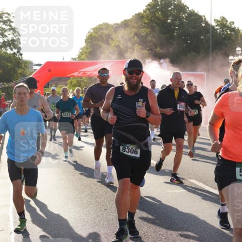 07.09.2025 - BARMER Alsterlauf Yannick Fuchs http://msf.ph/oto/8730725 07.09.2025 08:59:35 Laufen 3219, 8306, 252, 5313 meine-sportfotos.de