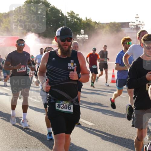 07.09.2025 - BARMER Alsterlauf Yannick Fuchs http://msf.ph/oto/8730730 07.09.2025 08:59:36 Laufen 2897, 36, 8306 meine-sportfotos.de