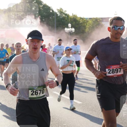 07.09.2025 - BARMER Alsterlauf Yannick Fuchs http://msf.ph/oto/8730735 07.09.2025 08:59:38 Laufen 3596, 36, 2670, 136, 2897 meine-sportfotos.de