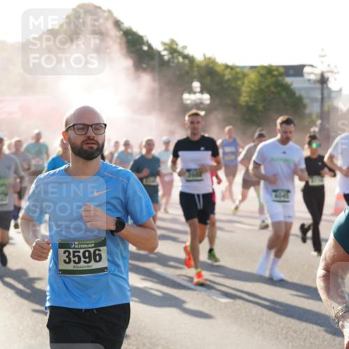 07.09.2025 - BARMER Alsterlauf Yannick Fuchs http://msf.ph/oto/8730747 07.09.2025 08:59:40 Laufen 3596, 32 meine-sportfotos.de