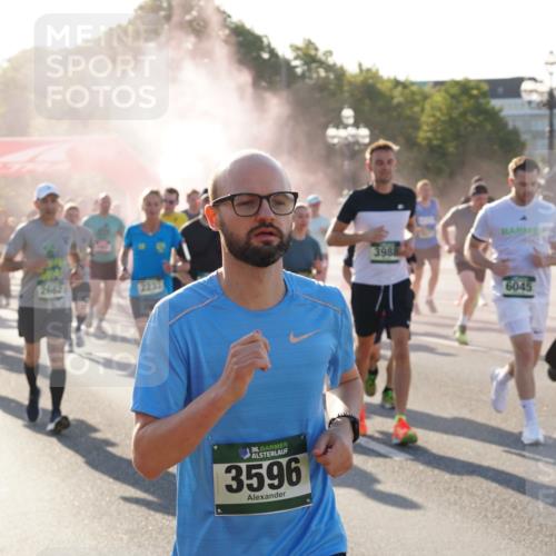 07.09.2025 - BARMER Alsterlauf Yannick Fuchs http://msf.ph/oto/8730750 07.09.2025 08:59:40 Laufen 36, 3596, 3988, 6065, 8111, 6045 meine-sportfotos.de