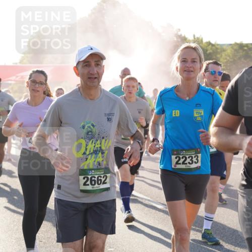 07.09.2025 - BARMER Alsterlauf Yannick Fuchs http://msf.ph/oto/8730761 07.09.2025 08:59:43 Laufen 3572, 5326, 36, 36, 2662, 136, 2233, 36, 3563 meine-sportfotos.de