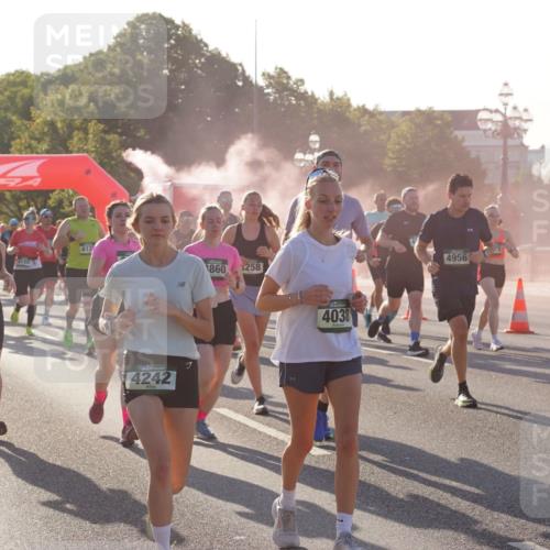 07.09.2025 - BARMER Alsterlauf Yannick Fuchs http://msf.ph/oto/8730837 07.09.2025 08:59:54 Laufen 5921, 4242, 860, 258, 4038, 4956, 8043 meine-sportfotos.de