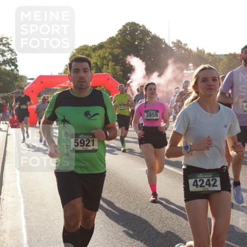 07.09.2025 - BARMER Alsterlauf Yannick Fuchs http://msf.ph/oto/8730845 07.09.2025 08:59:55 Laufen 44414, 5921, 4121, 4262, 4204, 3859, 36, 4242, 1 meine-sportfotos.de