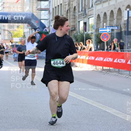 07.09.2025 - BARMER Alsterlauf Strokosch-Dieckow http://msf.ph/oto/8730852 07.09.2025 10:24:52 Ziel 3076, 4165, 4168, 4581, 5610, 5887, 6056 meine-sportfotos.de
