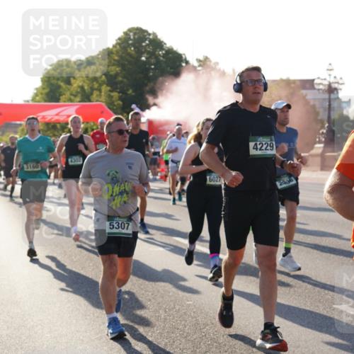 07.09.2025 - BARMER Alsterlauf Yannick Fuchs http://msf.ph/oto/8730873 07.09.2025 09:00:01 Laufen 3160, 4302, 4229, 6027, 2006, 5307, 615 meine-sportfotos.de