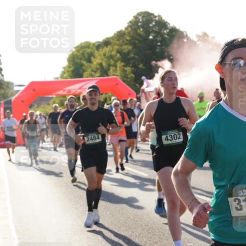 07.09.2025 - BARMER Alsterlauf Yannick Fuchs http://msf.ph/oto/8730885 07.09.2025 09:00:03 Laufen 2484, 4302, 36, 3160 meine-sportfotos.de