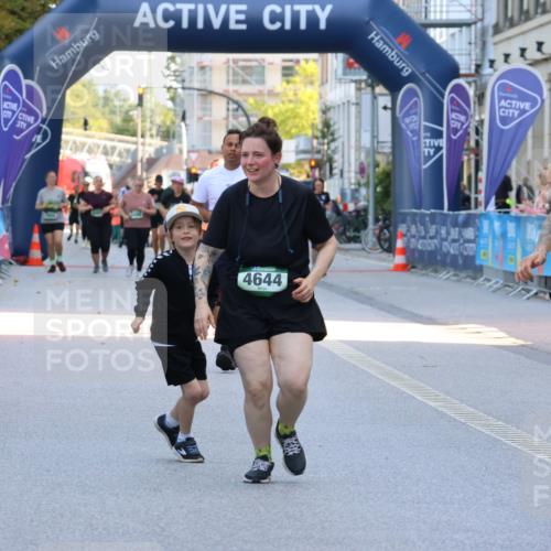 07.09.2025 - BARMER Alsterlauf Strokosch-Dieckow http://msf.ph/oto/8730906 07.09.2025 10:24:49 Ziel 3076, 4165, 4168, 4581, 5610, 5887, 6056 meine-sportfotos.de