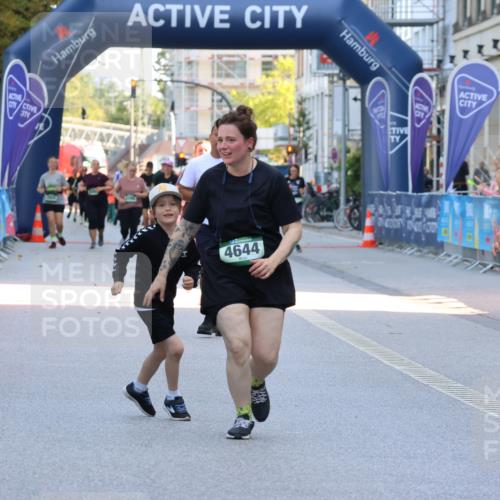 07.09.2025 - BARMER Alsterlauf Strokosch-Dieckow http://msf.ph/oto/8730912 07.09.2025 10:24:49 Ziel 3076, 4165, 4168, 4581, 5610, 5887, 6056 meine-sportfotos.de
