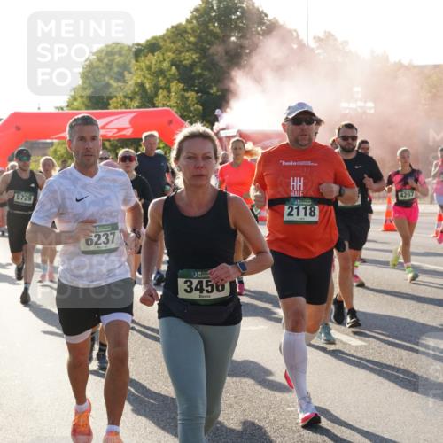 07.09.2025 - BARMER Alsterlauf Yannick Fuchs http://msf.ph/oto/8730915 07.09.2025 09:00:08 Laufen 5729, 6237, 3456, 2118, 4267, 3081, 4190 meine-sportfotos.de
