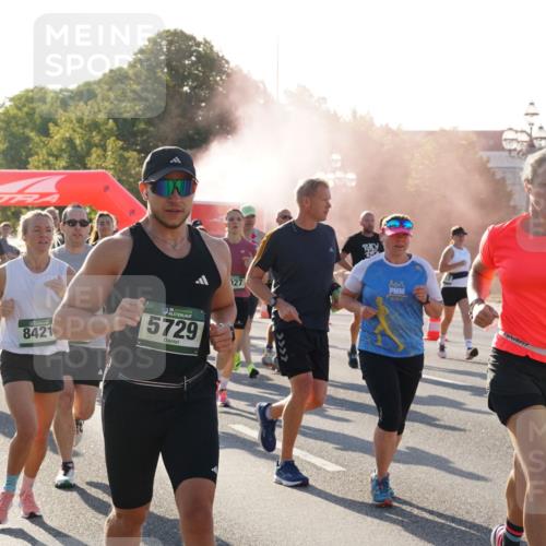 07.09.2025 - BARMER Alsterlauf Yannick Fuchs http://msf.ph/oto/8730927 07.09.2025 09:00:11 Laufen 4876, 8421, 36, 5729, 127, 5044 meine-sportfotos.de
