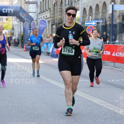 07.09.2025 - BARMER Alsterlauf Strokosch-Dieckow http://msf.ph/oto/8730961 07.09.2025 10:24:45 Ziel 2170, 2691, 2692, 2804, 4168, 4581, 4962, 5090, 5610, 5887, 6056, 8481 meine-sportfotos.de