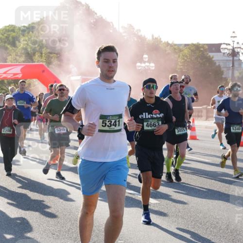07.09.2025 - BARMER Alsterlauf Yannick Fuchs http://msf.ph/oto/8730966 07.09.2025 09:00:19 Laufen 4865, 519, 585, 2308, 5349, 5341, 4663, 3055, 5340 meine-sportfotos.de