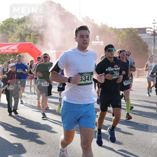 07.09.2025 - BARMER Alsterlauf Yannick Fuchs http://msf.ph/oto/8730967 07.09.2025 09:00:19 Laufen 5897, 353, 2308, 4865, 5349, 490, 5341, 563, 3055, 5340 meine-sportfotos.de