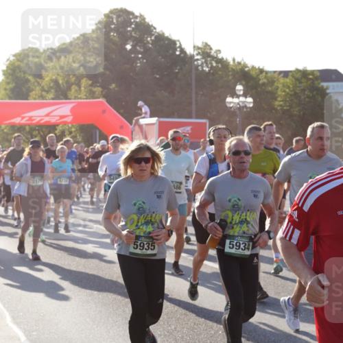 07.09.2025 - BARMER Alsterlauf Yannick Fuchs http://msf.ph/oto/8731093 07.09.2025 09:00:43 Laufen 2119, 986, 5935, 5934, 10, 11, 36, 4686 meine-sportfotos.de