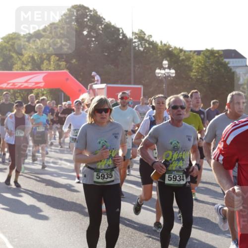 07.09.2025 - BARMER Alsterlauf Yannick Fuchs http://msf.ph/oto/8731094 07.09.2025 09:00:43 Laufen 2179, 2119, 6224, 11, 458, 5935, 5934, 6, 36, 4686 meine-sportfotos.de
