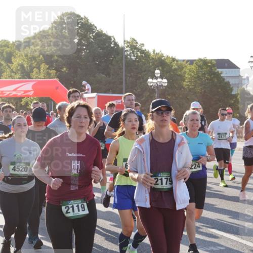 07.09.2025 - BARMER Alsterlauf Yannick Fuchs http://msf.ph/oto/8731120 07.09.2025 09:00:47 Laufen 82, 4520, 19, 42, 2119, 36, 2179, 224, 590, 6235, 59, 4980 meine-sportfotos.de