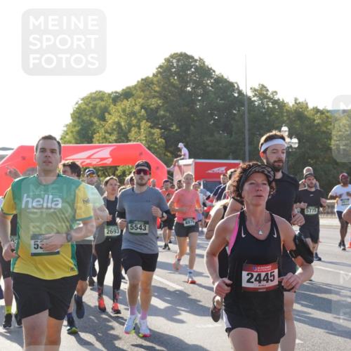07.09.2025 - BARMER Alsterlauf Yannick Fuchs http://msf.ph/oto/8731181 07.09.2025 09:01:00 Laufen 303, 4979, 2693, 5543, 53, 36, 2445, 5775, 721 meine-sportfotos.de