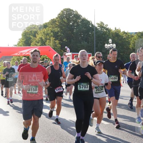 07.09.2025 - BARMER Alsterlauf Yannick Fuchs http://msf.ph/oto/8731235 07.09.2025 09:01:07 Laufen 489, 5490, 472, 3158, 2498, 5703, 2036, 5686, 2769 meine-sportfotos.de