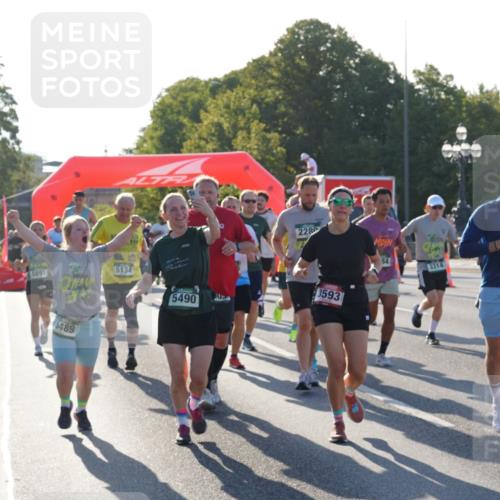 07.09.2025 - BARMER Alsterlauf Yannick Fuchs http://msf.ph/oto/8731258 07.09.2025 09:01:10 Laufen 5891, 5489, 5134, 5490, 105, 2280, 84, 3314, 8129, 3593 meine-sportfotos.de