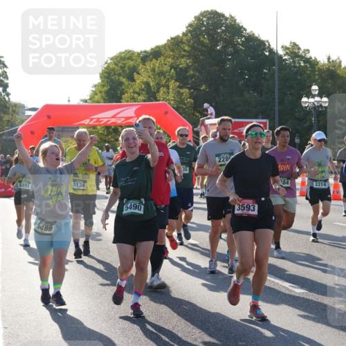 07.09.2025 - BARMER Alsterlauf Yannick Fuchs http://msf.ph/oto/8731261 07.09.2025 09:01:10 Laufen 5891, 5134, 5490, 5489, 2285, 35, 10, 184, 3314, 8129, 3593, 94 meine-sportfotos.de