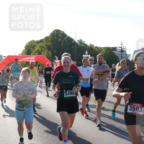 07.09.2025 - BARMER Alsterlauf Yannick Fuchs http://msf.ph/oto/8731280 07.09.2025 09:01:12 Laufen 5891, 5489, 4944, 10, 4, 4726, 5490, 36, 3593 meine-sportfotos.de