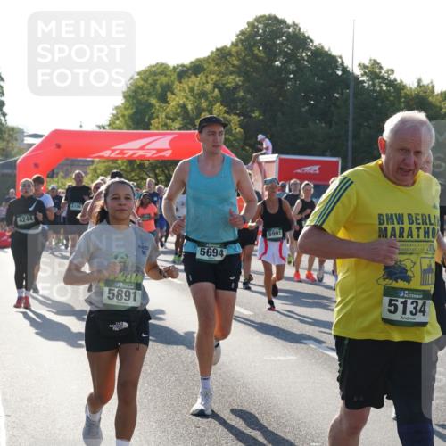 07.09.2025 - BARMER Alsterlauf Yannick Fuchs http://msf.ph/oto/8731297 07.09.2025 09:01:14 Laufen 4244, 4106, 5891, 5694, 5991, 5772, 36, 5134, 5606 meine-sportfotos.de