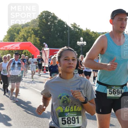 07.09.2025 - BARMER Alsterlauf Yannick Fuchs http://msf.ph/oto/8731309 07.09.2025 09:01:16 Laufen 4244, 354, 6991, 36, 36, 5694, 36, 5891, 5772 meine-sportfotos.de