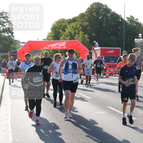 07.09.2025 - BARMER Alsterlauf Yannick Fuchs http://msf.ph/oto/8731311 07.09.2025 09:01:17 Laufen 4244, 4106, 35, 5814, 5610, 5643, 5990, 369, 5991 meine-sportfotos.de
