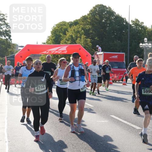 07.09.2025 - BARMER Alsterlauf Yannick Fuchs http://msf.ph/oto/8731316 07.09.2025 09:01:17 Laufen 3865, 8469, 4244, 3545, 5814, 5610, 5990, 8292, 5991 meine-sportfotos.de