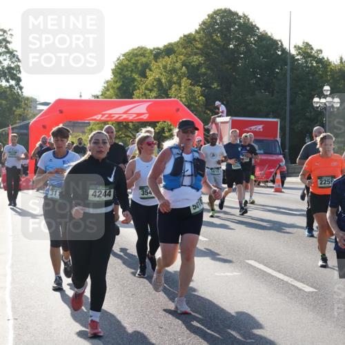 07.09.2025 - BARMER Alsterlauf Yannick Fuchs http://msf.ph/oto/8731318 07.09.2025 09:01:18 Laufen 3865, 4244, 354, 5814, 5610, 5968, 43, 2259, 599, 8292 meine-sportfotos.de