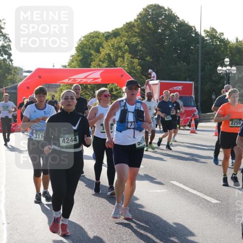 07.09.2025 - BARMER Alsterlauf Yannick Fuchs http://msf.ph/oto/8731320 07.09.2025 09:01:18 Laufen 3865, 311, 4244, 5968, 2259, 82, 5996 meine-sportfotos.de