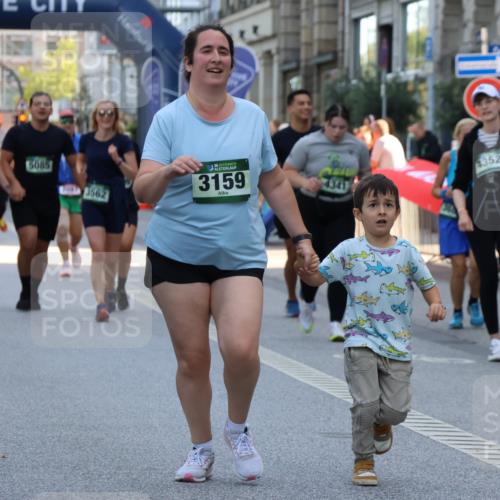 07.09.2025 - BARMER Alsterlauf Strokosch-Dieckow http://msf.ph/oto/8731399 07.09.2025 10:23:58 Ziel 2026, 2412, 3168, 3169, 4966, 5096, 5765 meine-sportfotos.de