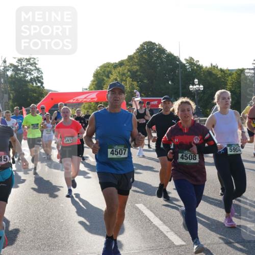 07.09.2025 - BARMER Alsterlauf Yannick Fuchs http://msf.ph/oto/8731460 07.09.2025 09:01:38 Laufen 5415, 3835, 4440, 3412, 4507, 4508, 595 meine-sportfotos.de