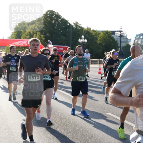 07.09.2025 - BARMER Alsterlauf Yannick Fuchs http://msf.ph/oto/8731515 07.09.2025 09:01:46 Laufen 2823, 5573, 4929, 2956, 83, 36 meine-sportfotos.de