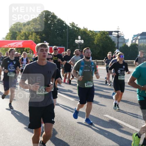 07.09.2025 - BARMER Alsterlauf Yannick Fuchs http://msf.ph/oto/8731517 07.09.2025 09:01:46 Laufen 5383, 2823, 24, 557, 2956, 8344, 484, 8485 meine-sportfotos.de