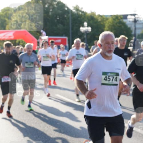 07.09.2025 - BARMER Alsterlauf Yannick Fuchs http://msf.ph/oto/8731568 07.09.2025 09:01:53 Laufen 4574, 4590 meine-sportfotos.de