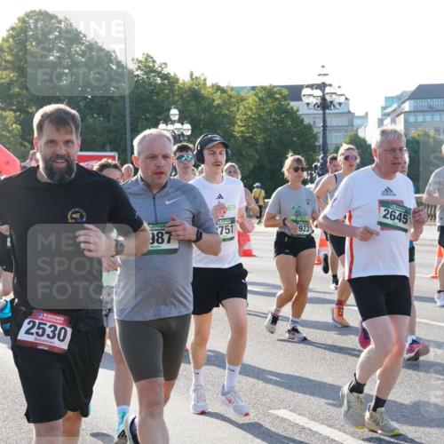 07.09.2025 - BARMER Alsterlauf Yannick Fuchs http://msf.ph/oto/8731580 07.09.2025 09:01:54 Laufen 222, 2530, 087, 751, 923, 2645, 4257 meine-sportfotos.de