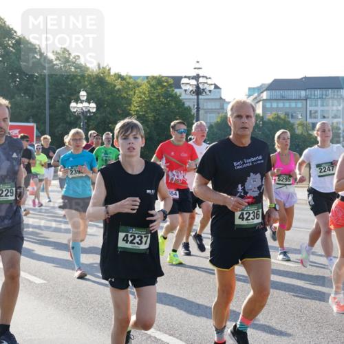 07.09.2025 - BARMER Alsterlauf Yannick Fuchs http://msf.ph/oto/8731601 07.09.2025 09:01:57 Laufen 2229, 239, 365, 12, 54, 36, 4237, 2, 100, 100, 5295, 2247, 4236, 2975 meine-sportfotos.de