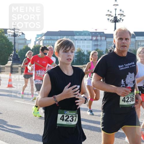 07.09.2025 - BARMER Alsterlauf Yannick Fuchs http://msf.ph/oto/8731610 07.09.2025 09:01:58 Laufen 36, 229, 4881, 2390, 5654, 36, 4237, 2, 100, 100, 2975, 4236 meine-sportfotos.de