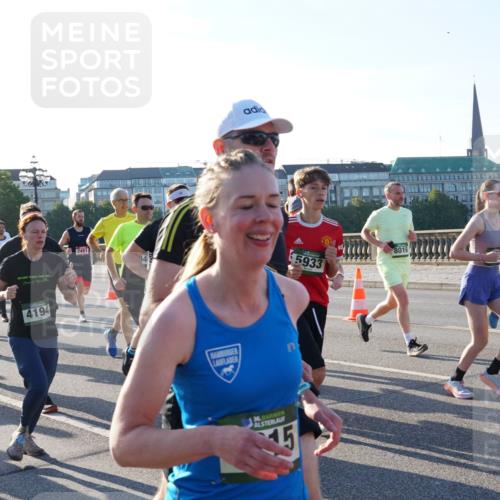 07.09.2025 - BARMER Alsterlauf Yannick Fuchs http://msf.ph/oto/8731646 07.09.2025 09:02:04 Laufen 3049, 4194, 2451, 36, 5, 5933 meine-sportfotos.de