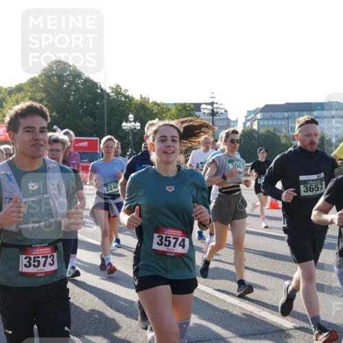 07.09.2025 - BARMER Alsterlauf Yannick Fuchs http://msf.ph/oto/8731648 07.09.2025 09:02:05 Laufen 2521, 2246, 136, 3573, 36, 3574, 304, 3657, 3657, 136, 4194, 2 meine-sportfotos.de