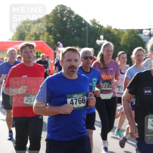 07.09.2025 - BARMER Alsterlauf Yannick Fuchs http://msf.ph/oto/8731659 07.09.2025 09:02:06 Laufen 252, 4766, 224, 371, 3036 meine-sportfotos.de