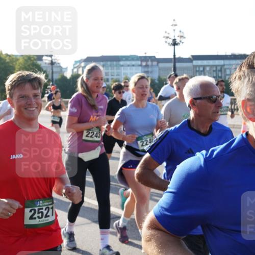 07.09.2025 - BARMER Alsterlauf Yannick Fuchs http://msf.ph/oto/8731671 07.09.2025 09:02:07 Laufen 5702, 36, 2521, 2243, 224, 36, 47 meine-sportfotos.de