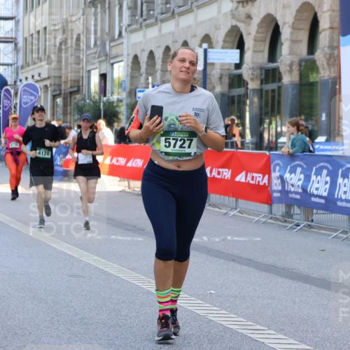 07.09.2025 - BARMER Alsterlauf Strokosch-Dieckow http://msf.ph/oto/8731721 07.09.2025 10:23:30 Ziel 2087, 2261, 2684, 2817, 3159, 3562, 3652, 3653, 3688, 4013, 4306, 4341, 4352, 4841, 5077, 5083, 5085, 5109, 5242 meine-sportfotos.de