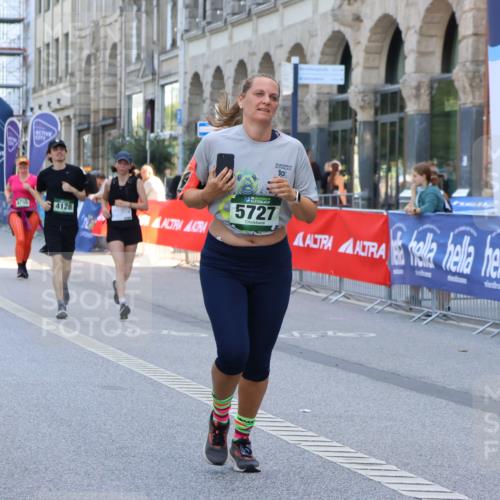 07.09.2025 - BARMER Alsterlauf Strokosch-Dieckow http://msf.ph/oto/8731726 07.09.2025 10:23:29 Ziel 2087, 2261, 2684, 2817, 3159, 3562, 3652, 3653, 3688, 4013, 4341, 4352, 4841, 5077, 5083, 5085, 5109, 5242 meine-sportfotos.de