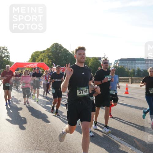 07.09.2025 - BARMER Alsterlauf Yannick Fuchs http://msf.ph/oto/8731883 07.09.2025 09:02:32 Laufen 3408, 3168, 5188, 946, 5791, 45, 3365, 5962, 562 meine-sportfotos.de