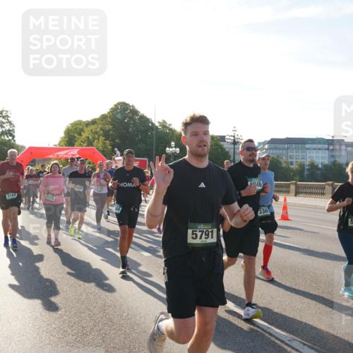 07.09.2025 - BARMER Alsterlauf Yannick Fuchs http://msf.ph/oto/8731885 07.09.2025 09:02:32 Laufen 3168, 3169, 3408, 5188, 5791, 9046, 3369, 9, 5962, 5621 meine-sportfotos.de