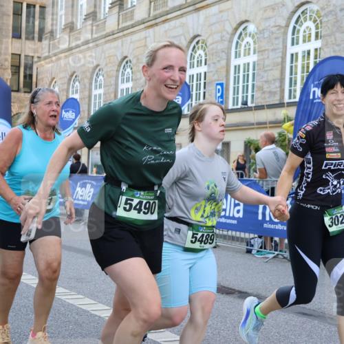 07.09.2025 - BARMER Alsterlauf Strokosch-Dieckow http://msf.ph/oto/8731908 07.09.2025 10:23:02 Ziel 3406, 3407, 3663, 3664, 3665, 4128, 4755, 4813, 4967, 5539 meine-sportfotos.de